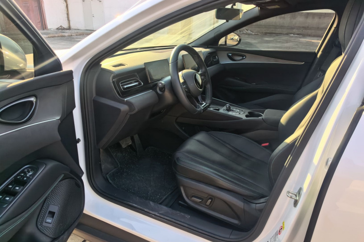 比亚迪 海豹06新能源 2024款 DM-i 120KM尊荣型中控内饰7003