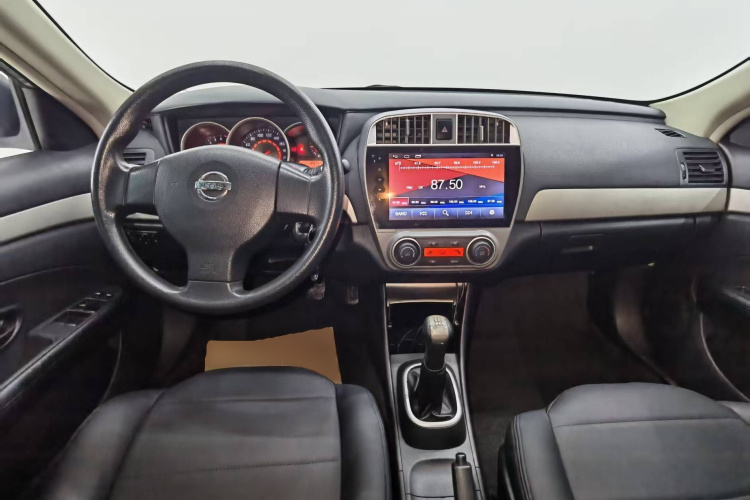 日产 轩逸 2016款 经典 1.6XE 手动领先版中控内饰12