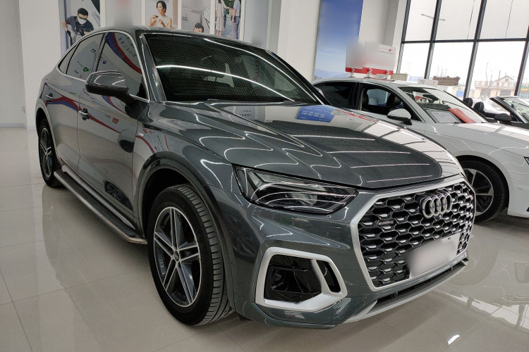 奥迪Q5L Sportback 2021款 40 TFSI 时尚型车身外观3
