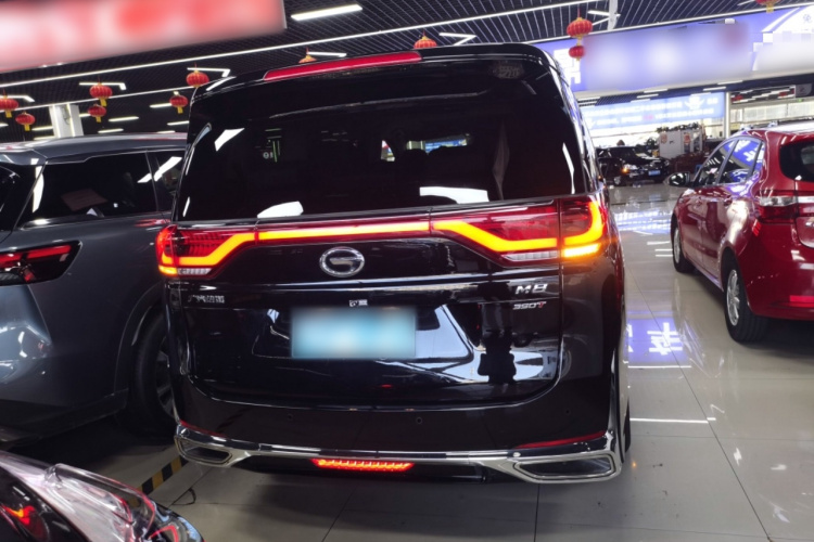 广汽传祺 传祺M8 2023款 领秀系列 390T 尊享版车身外观6