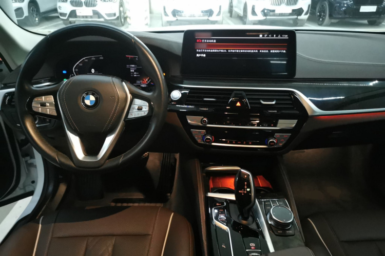 宝马5系 2022款 改款二 525Li 豪华套装中控内饰12