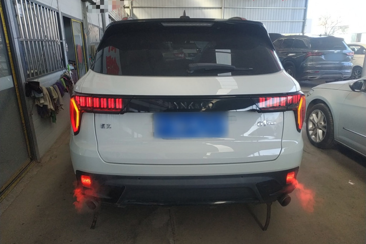 领克01 2017款 2.0T 四驱劲Pro版车身外观6