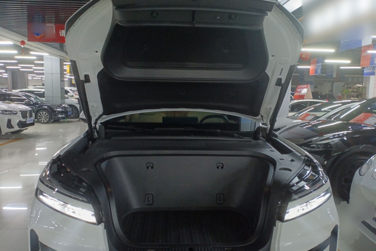 乐道L90 2025款 Pro 六座版机舱底盘24