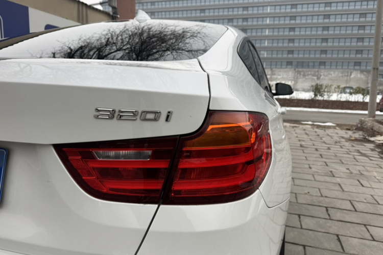 宝马3系GT 2014款 320i 领先型车身外观6007