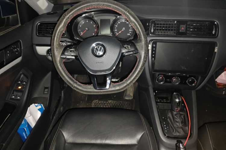 大众 速腾 2015款 1.6L 自动舒适型中控内饰13