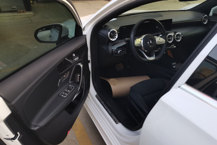 奔驰A级 2021款 A 200 L 运动轿车时尚型中控内饰20