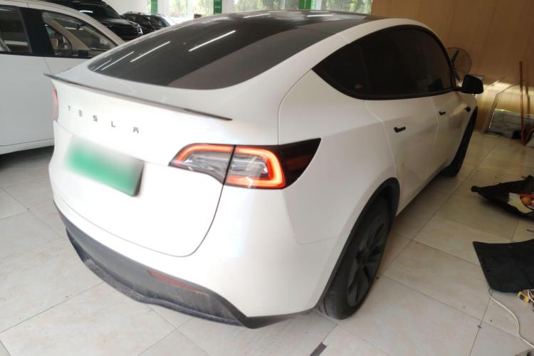 特斯拉 Model Y 2024款 后轮驱动版车身外观6005