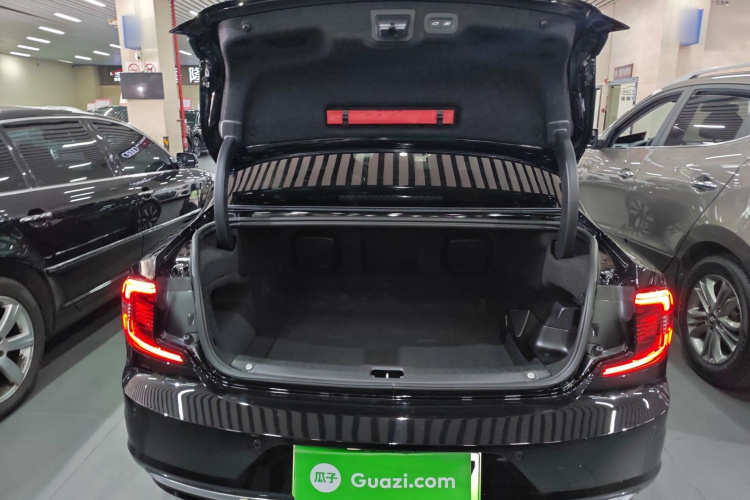 沃尔沃S90新能源 2025款 插电式混动 四驱长续航智雅豪华版机舱底盘23