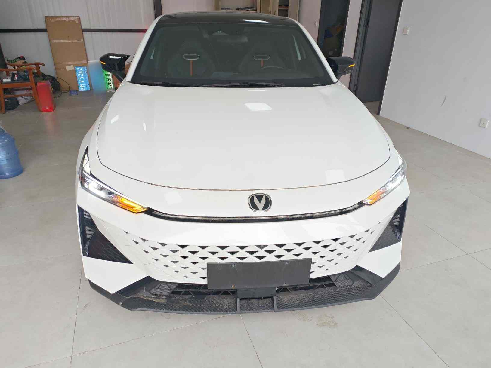 长安UNI-V 2024款 1.5T 尊贵型(1)