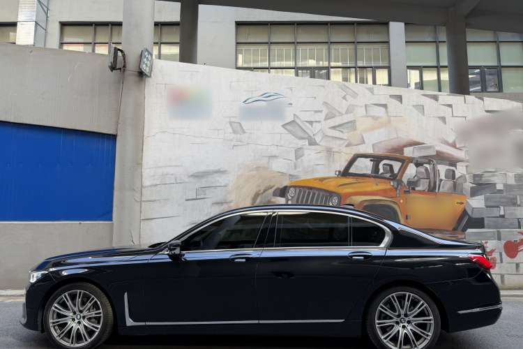 宝马7系 2019款 改款 740Li xDrive 行政型 豪华套装车身外观6002