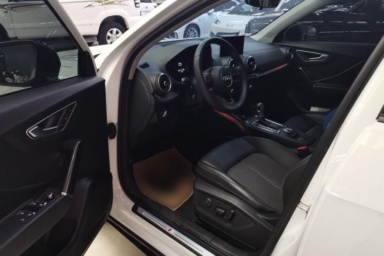 奥迪Q2L 2021款 35 TFSI 时尚动感型中控内饰20