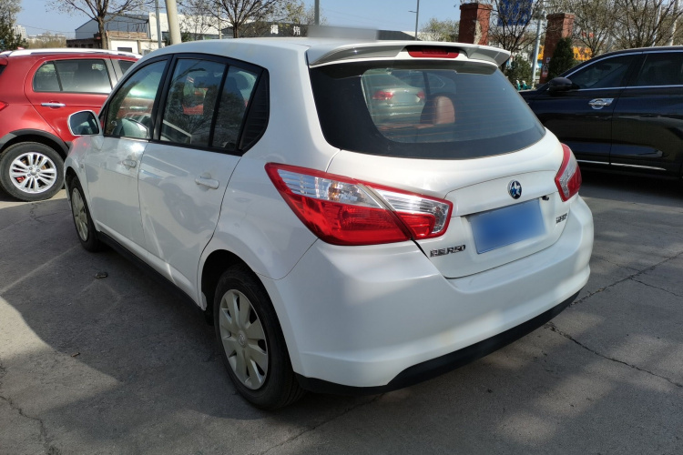 启辰R50 2015款 1.6L 手动时尚版车身外观4