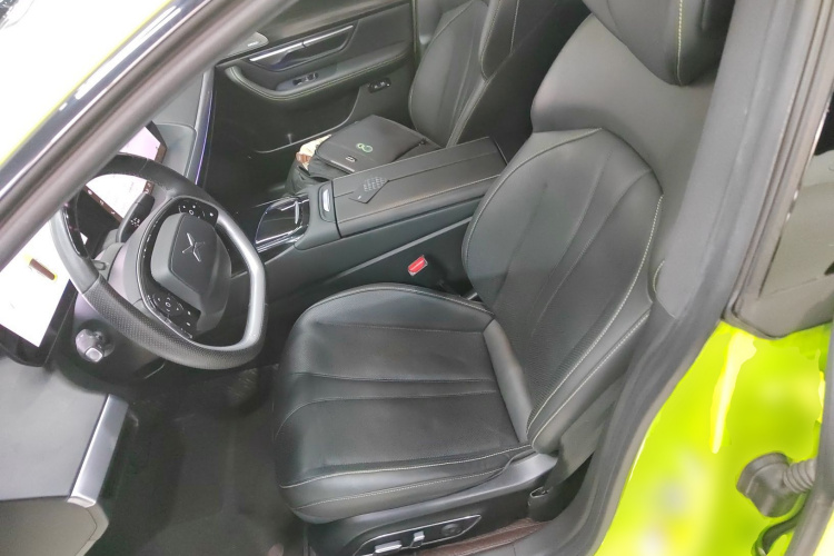 小鹏P7 2021款 670E鹏翼版中控内饰19