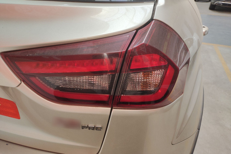 吉利汽车 远景X3 2021款 PRO 1.5L 手动精英型车身外观9