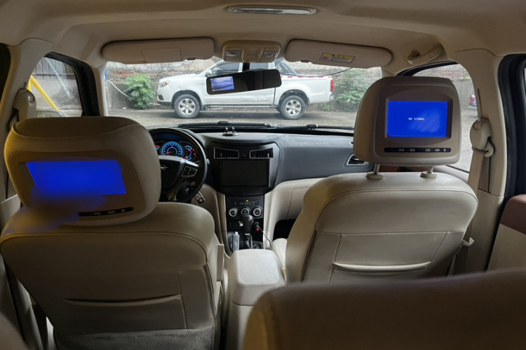 海马S7 2015款 改款 2.0L 自动纵驰型中控内饰7001