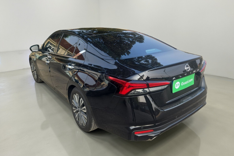 日产 天籁 2022款 2.0L XL-TLS 悦享版车身外观5