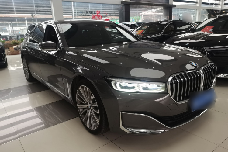 宝马7系 2019款 740Li 领先型 豪华套装车身外观3