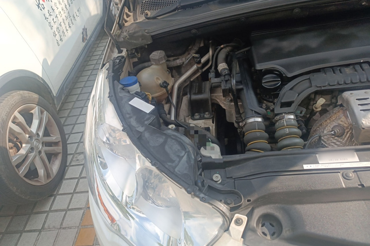 雪铁龙C4L 2015款 1.2T 自动尊贵版局部细节9006