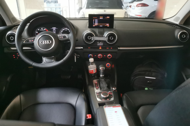 奥迪A3 2014款 Sportback 35 TFSI 自动时尚型中控内饰7002