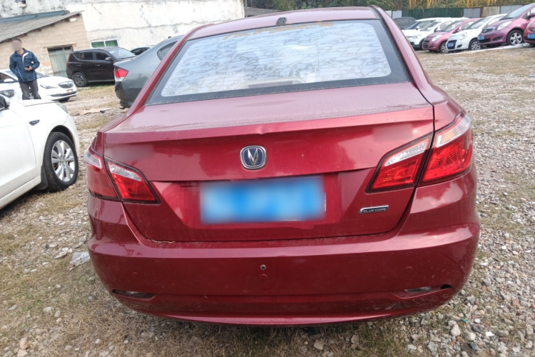 长安 逸动 2014款 1.6L 自动豪华型车身外观6