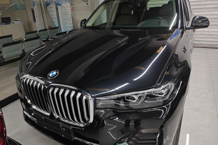 宝马X7 2021款 xDrive40i 领先型豪华套装车身外观2