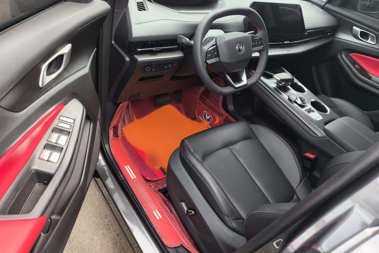 长安CS55PLUS 2022款 第二代 1.5T DCT尊贵型中控内饰7003