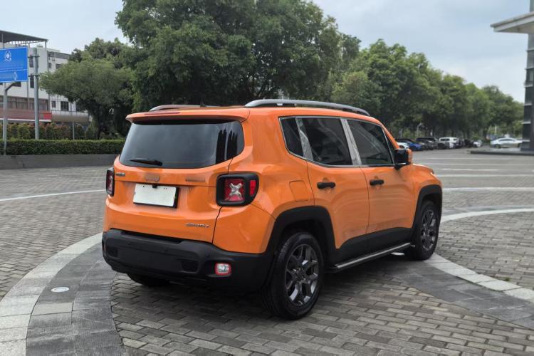 Jeep 自由侠 2017款 180T 自动动能版+车身外观6005