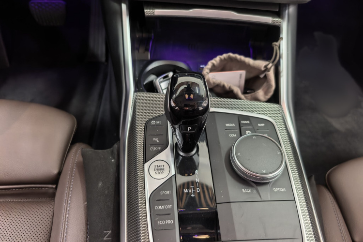 宝马3系 2022款 325i M运动曜夜套装局部细节18