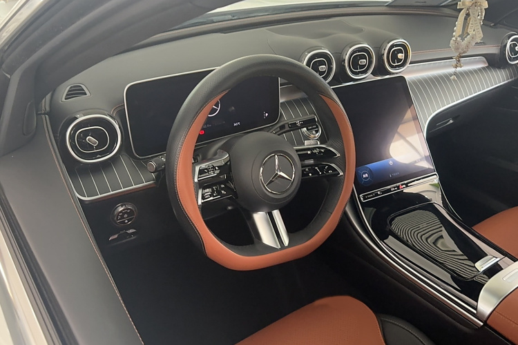 奔驰C级 2024款 C 200 L 运动版局部细节13