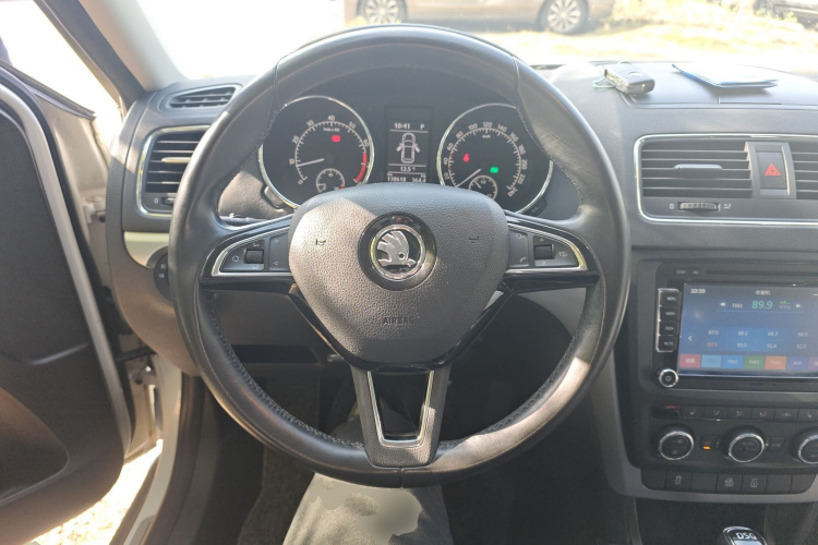 斯柯达 Yeti 2016款 1.8TSI DSG尊行版中控内饰13