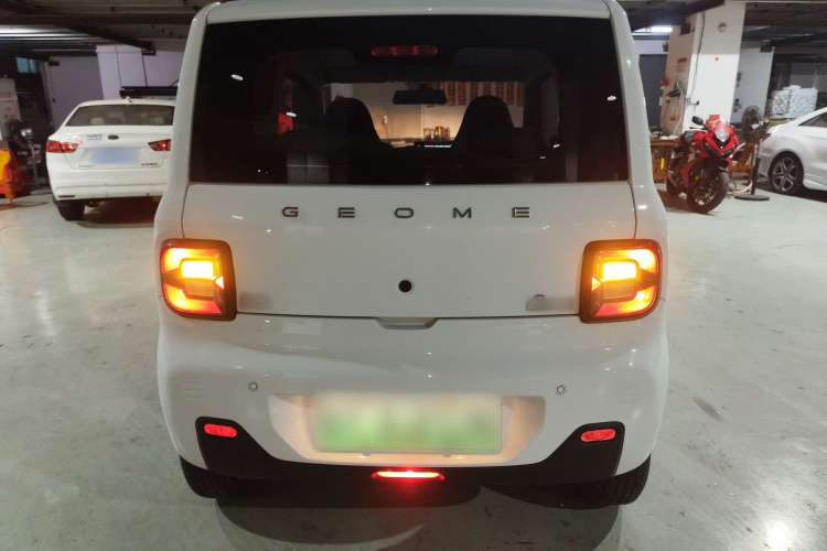 吉利银河 2023款 熊猫mini 200km 耐力熊车身外观6