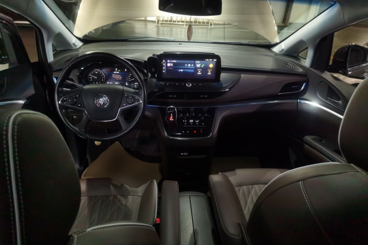 别克GL8 2021款 陆上公务舱 652T 豪华型中控内饰12