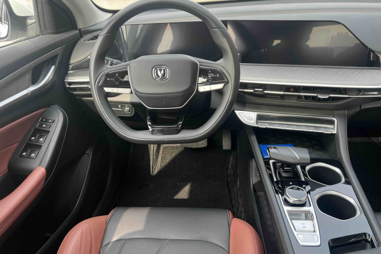 长安 逸动 2023款 畅享版 PLUS 蓝鲸NE 1.4T GDI DCT尊贵版中控内饰7002