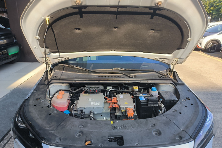 埃安 AION S Plus 2022款 70 智领版机舱底盘24