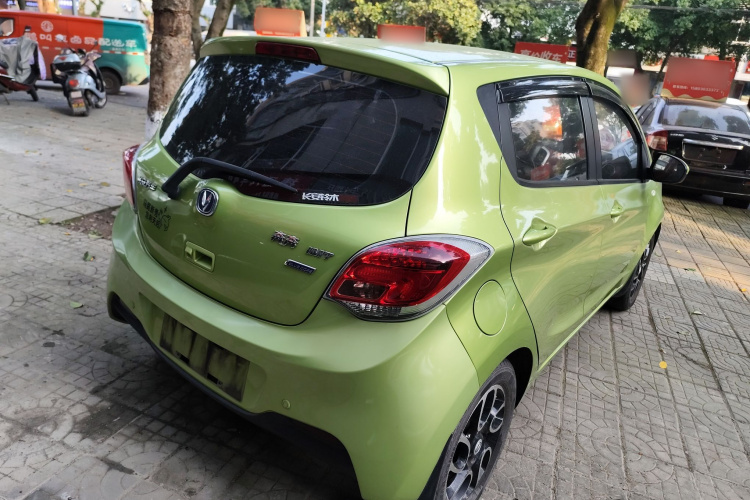 长安 奔奔 2015款 1.4L IMT尊贵型 国IV车身外观7