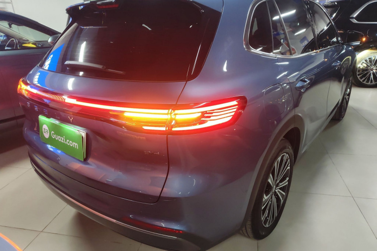 吉利银河 银河星舰7 EM-i 2025款 120km 领航版车身外观7