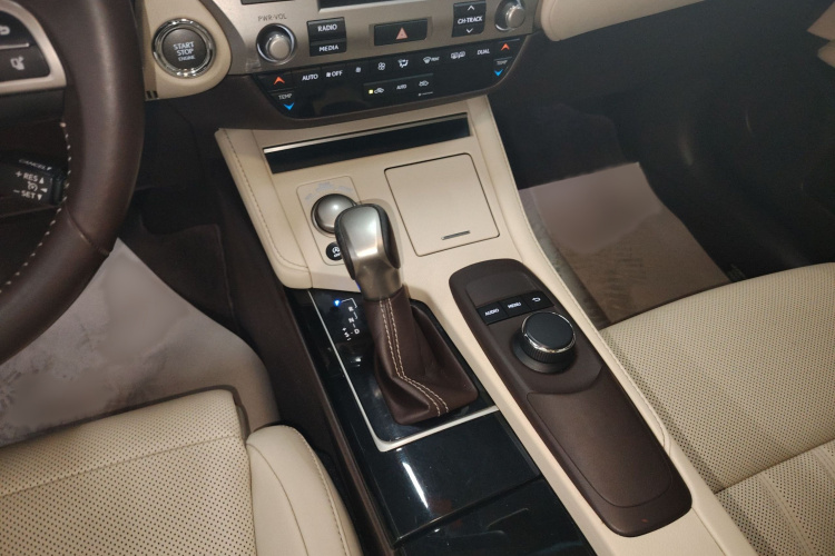 雷克萨斯ES 2015款 200 精英版局部细节18