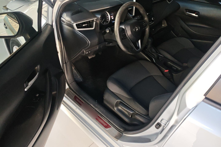 丰田 雷凌 2019款 185T CVT豪华版 国VI中控内饰20