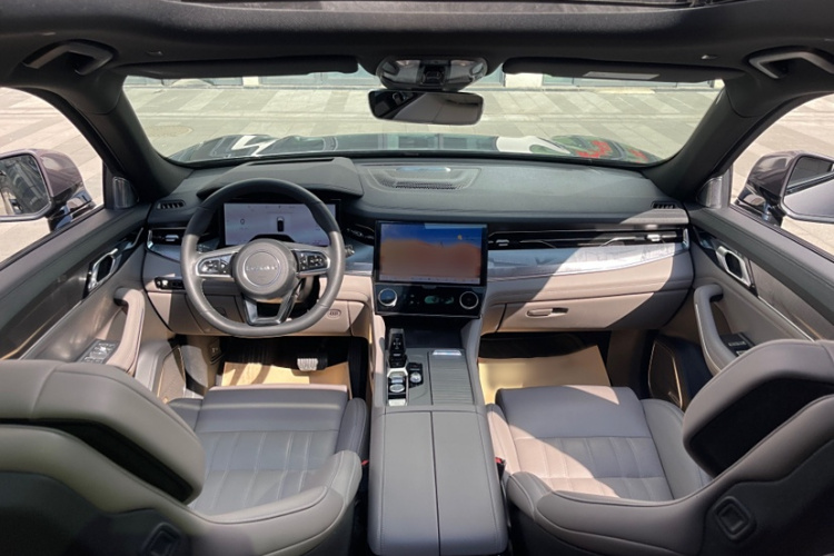 领克09 EM-P 2023款 2.0TD EM-P 远航版PM 七座中控内饰7007