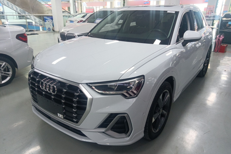 奥迪Q3 2021款 35 TFSI 时尚动感型车身外观1