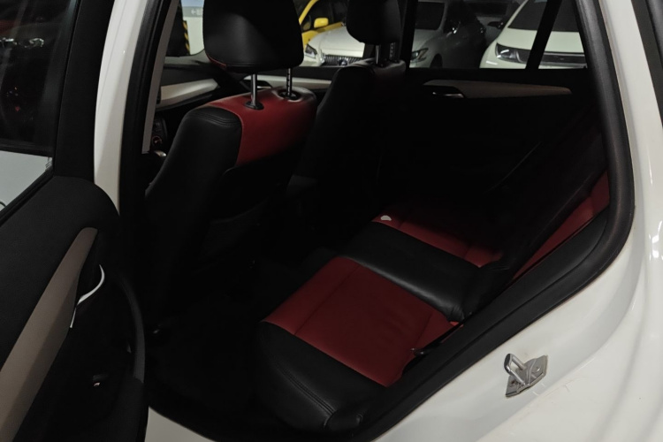 宝马X1 2013款 sDrive18i 时尚型中控内饰7004