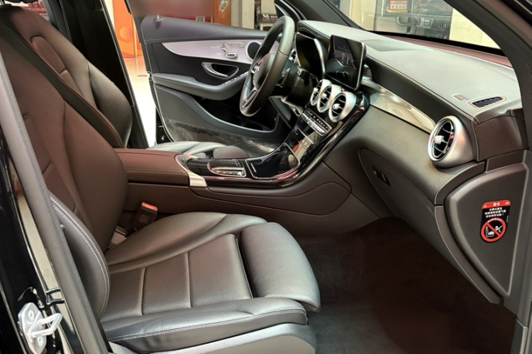 奔驰GLC 2022款 改款三 GLC 260 L 4MATIC 动感型局部细节41