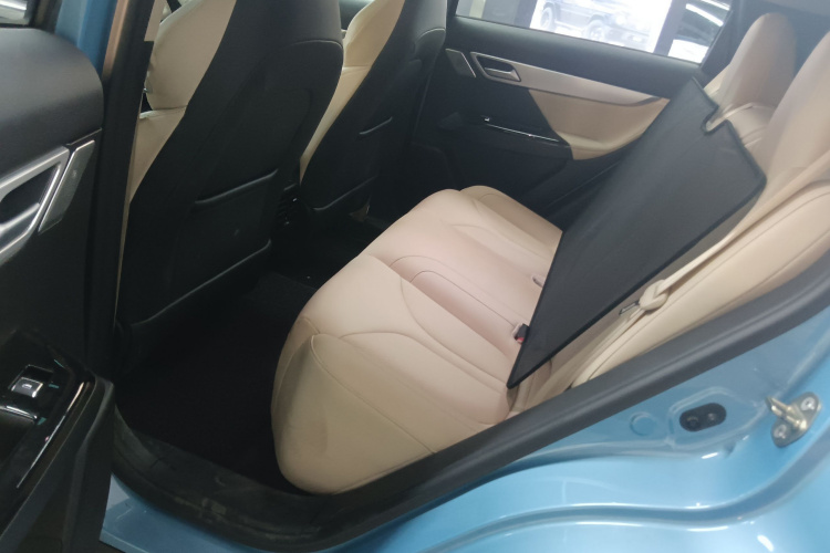 小鹏G3 2020款 520i 智享版中控内饰21