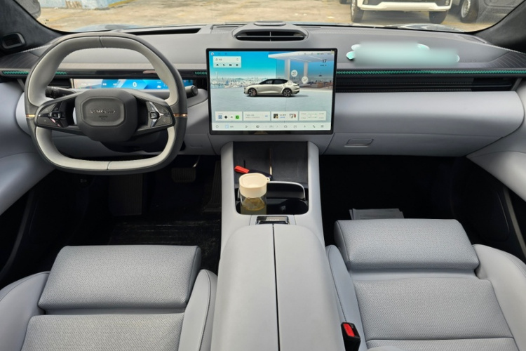 领克Z10 2024款 95kWh 702km四驱智驾Ultra中控内饰7006