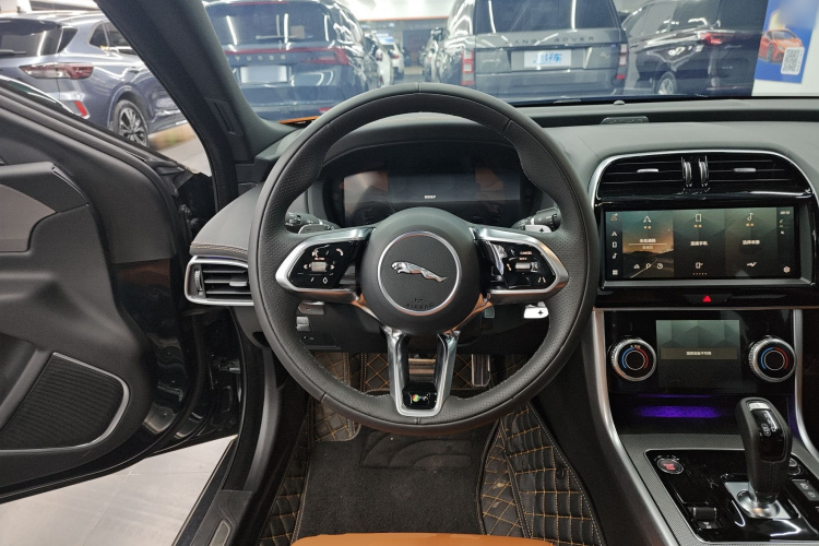 捷豹XEL 2024款 2.0T 250PS R-DYNAMIC S进取运动版局部细节13
