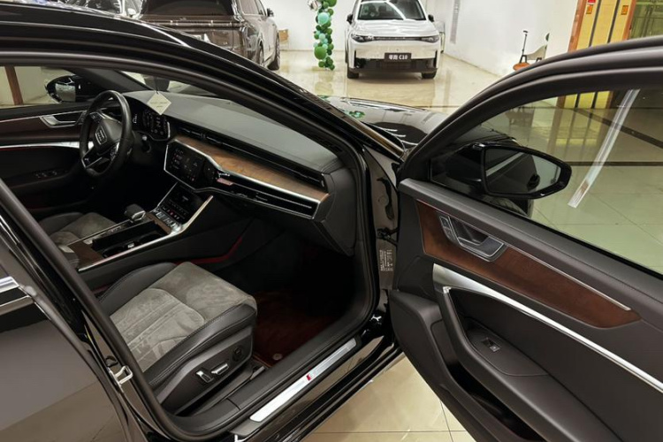 奥迪A6L 2023款 45 TFSI quattro 臻选动感型局部细节41