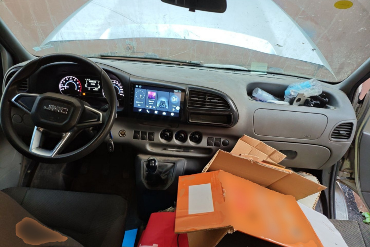 江铃 特顺 2019款 2.8T商运型短轴低顶6座国VI JX493中控内饰12