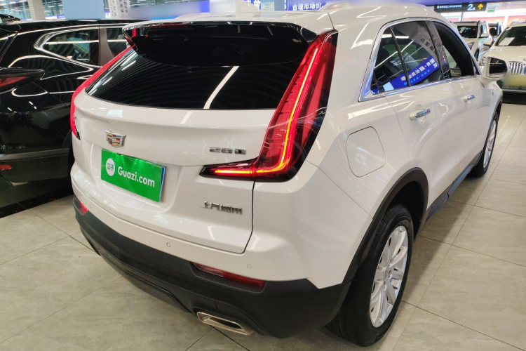 凯迪拉克XT4 2021款 28T 两驱技术型车身外观7