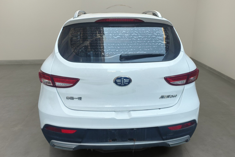 一汽 骏派D60 2017款 1.5L 手动豪华型车身外观6