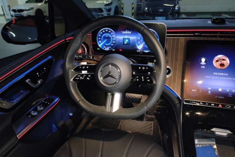 奔驰EQE 2022款 350 先锋版局部细节13